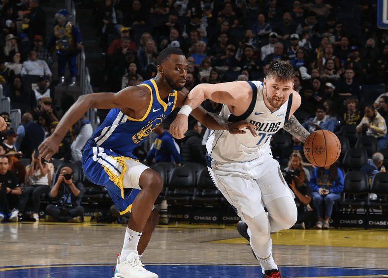 开云官网-库里巅峰对决，姆巴佩与30激战利物浦分钟，突破纪录胜负难料！的简单介绍